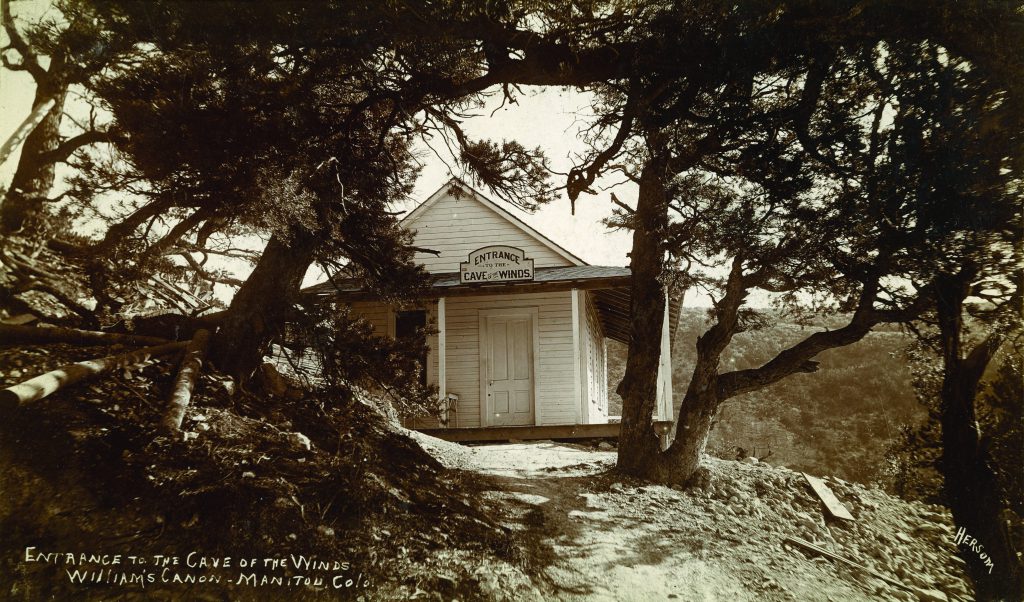 Cave of the Winds entrance from the 1900s